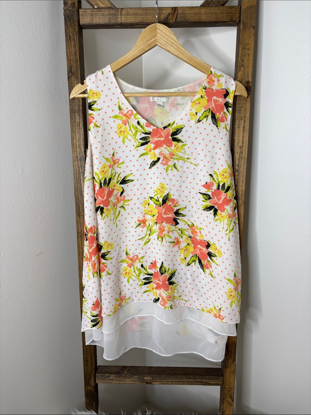 Cato White Floral V-Neck Chiffon Tank with Coral & Lime Accents Size L